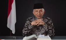 Amien Rais: Mencari...
