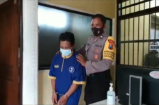 Cemburu Istri Sirinya...