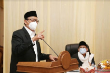 Banten Perpanjang PSBB,...