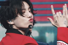 13 Tato Jungkook BTS...