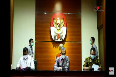 KPK Tetapkan Komut PT...