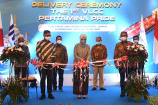 Tanker Raksasa PERTAMINA...