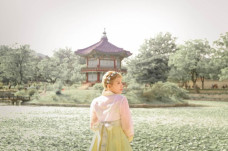 Kisah Sukses Airin Buka...