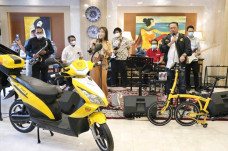 Bamsoet Bersama Ayu...