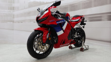10 Fakta Honda CBR600RR,...