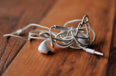 Mengurai Kabel Earphone...
