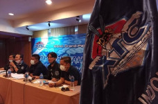 XTC dan Moonraker Terlibat...