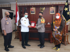 Gubernur Kepri Silaturahmi...