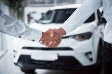 Diskon Pajak Mobil Baru,...