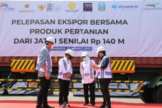 Gubernur Jatim dan Tiga...