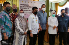 Di Hadapan 3 Menteri...