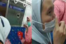 Kaca KRL Commuter Line...