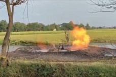 Semburan Api Berbau...
