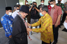 Banjir Produk Impor...