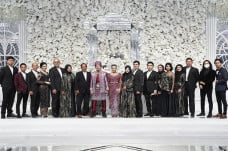 Digelar Secara Mewah,...