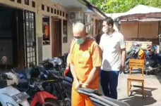 Tipu 12 Tenaga Kontrak...