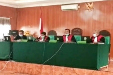 Teganya, Demi Judi dan...