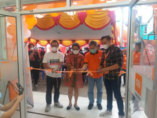Xiaomi Buka Serentak...
