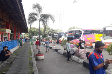 Weekend Terakhir Jelang...