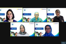 AQUA dan Sekolah.mu...