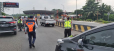 Ngotot Mudik, Puluhan...