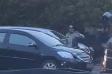 Video Viral, Petugas...