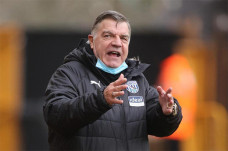 Sam Allardyce Tinggalkan...