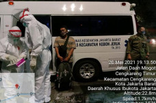 Ratusan Pemudik Tiba...