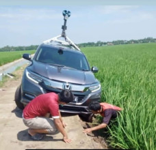 Mobil Google Maps Nyungsep...