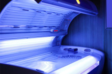 Dua Jam di Dalam Tanning...