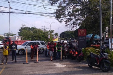 Nasib Driver Ojol, Antre...