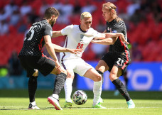 Babak I: Inggris Dominan,...