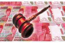 Makassar Gempar, Uang...
