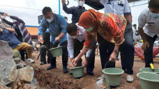 SMF Bangun Rumah Trauma...
