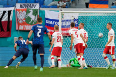 Gol Bunuh Diri dan Kartu...