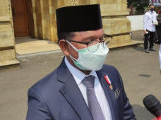 Jenazah Harmoko Dimakamkan...
