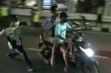 Garang Tegak Miras dan...