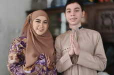 Putra Mendiang Jane...