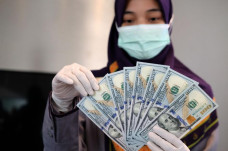 Cadangan Devisa Indonesia...