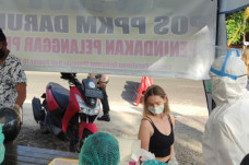 14 Bule di Bali Langgar...