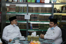 KH Lutfi Fathullah Wafat,...