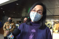 Sri Mulyani Ramal Defisit...