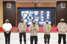 Salurkan Bantuan Sembako,...