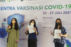 Sentra Vaksinasi MNC...