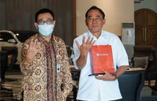 Temui Mantan Bupati...