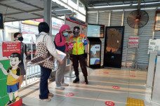 PPKM Diperpanjang, Penumpang...