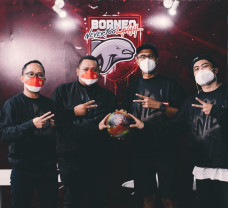 Borneo FC dan Nevertoolavis...