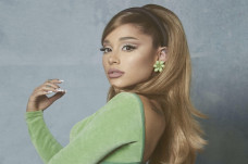 Ariana Grande Gelar...