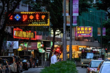 China Larang Lagu Karaoke...