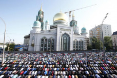 Islam di Eropa, Bagian...